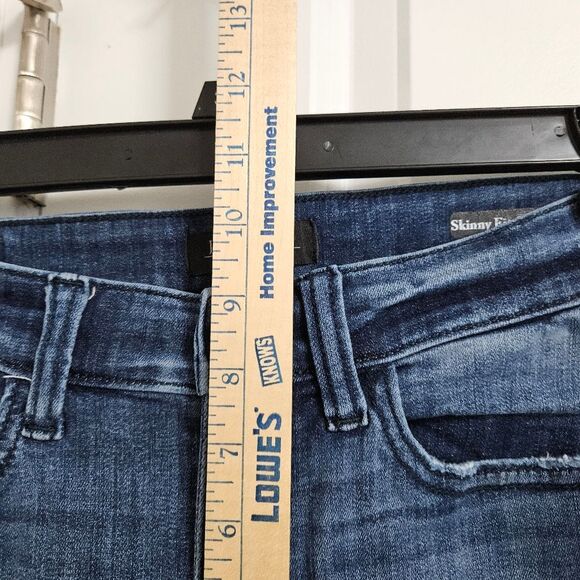 Judy Blue Skinny Fit Capri Jeans Women's 3/26 (28x19.5) Blue Mid-Rise Distressed - Picture 6 of 10